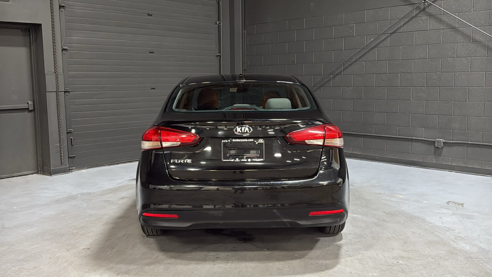 Used 2017 Kia Forte LX FWD image 5
