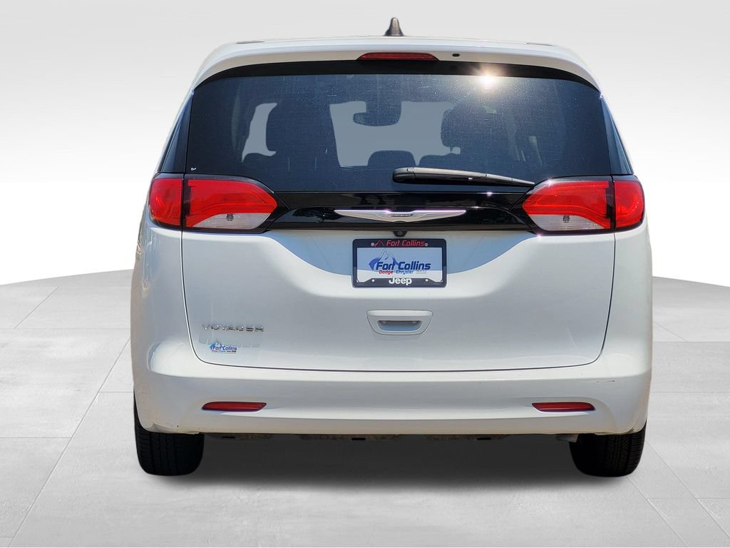 Used 2023 Chrysler Voyager LX FWD image 5