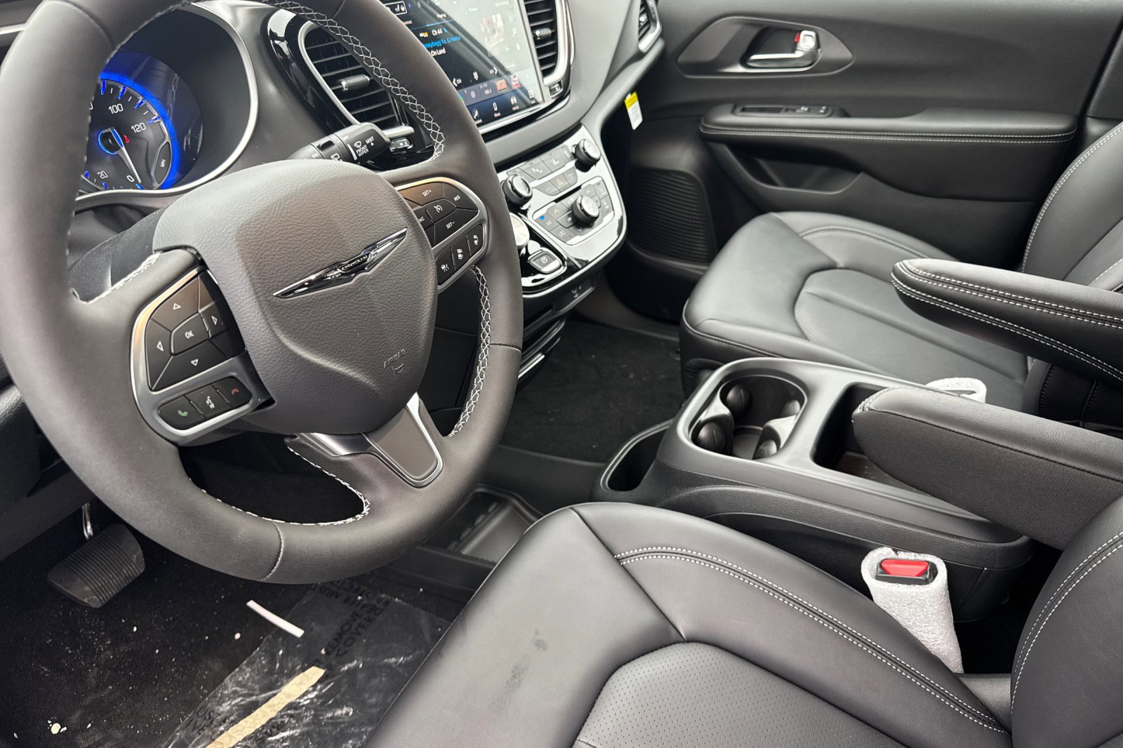 New 2026 Chrysler Voyager LX image 9