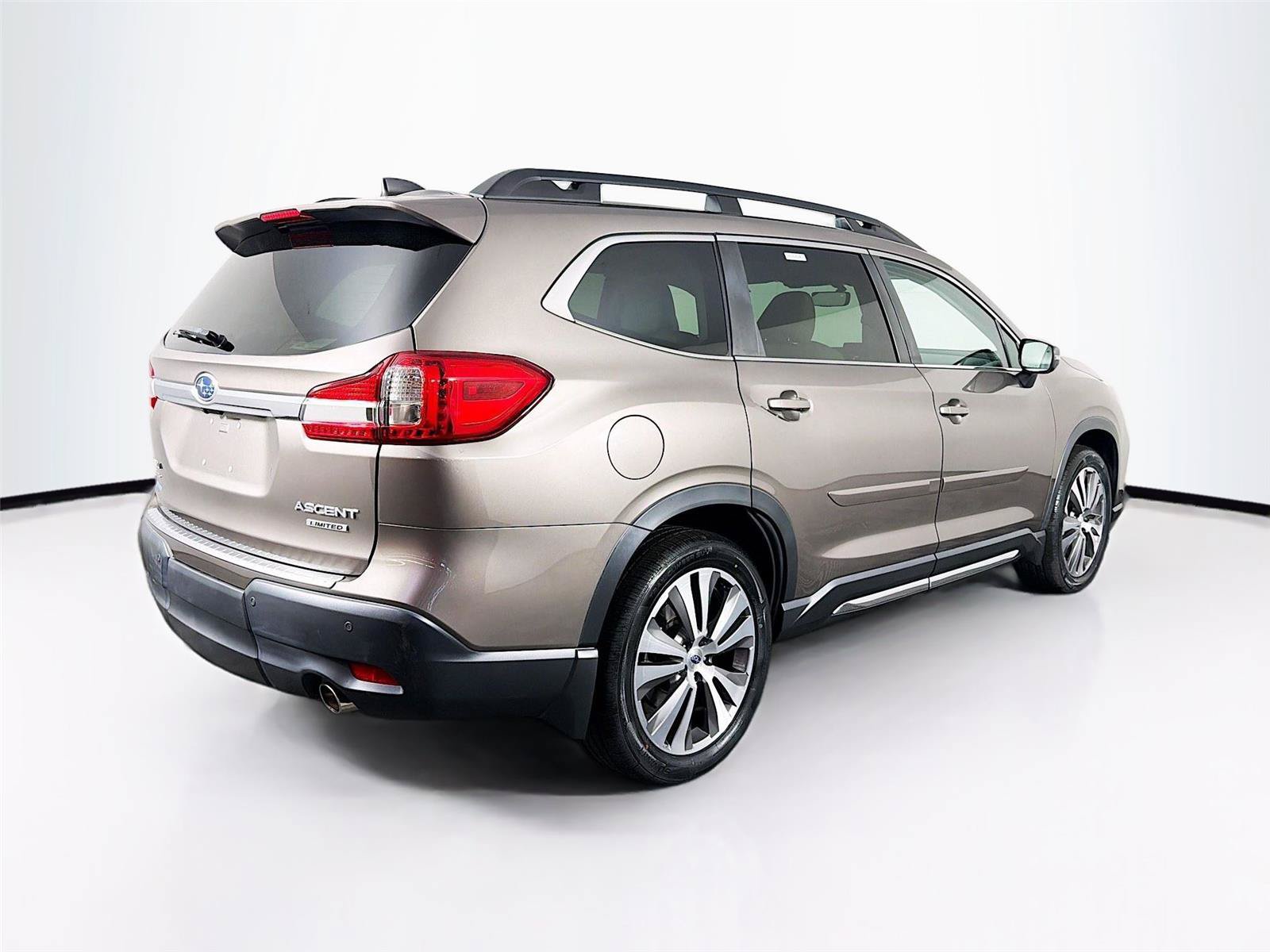 Used 2021 Subaru Ascent Limited w/ Technology Package AWD/4WD image 11