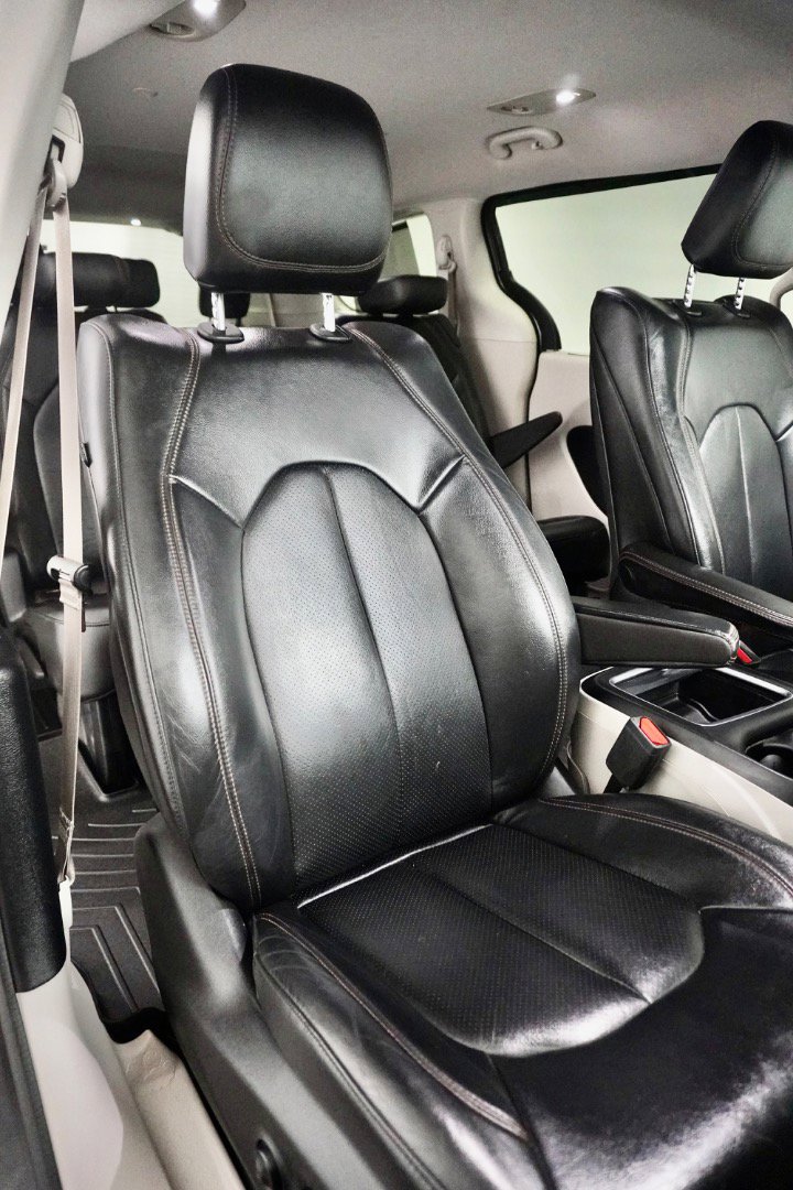 Used 2017 Chrysler Pacifica Touring-L Plus FWD image 10