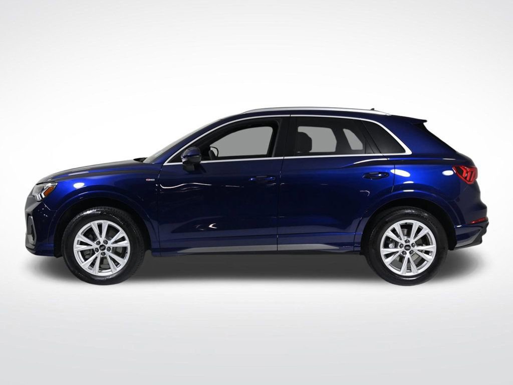 Certified 2025 Audi Q3 2.0T Premium w/ Convenience Package AWD/4WD image 2