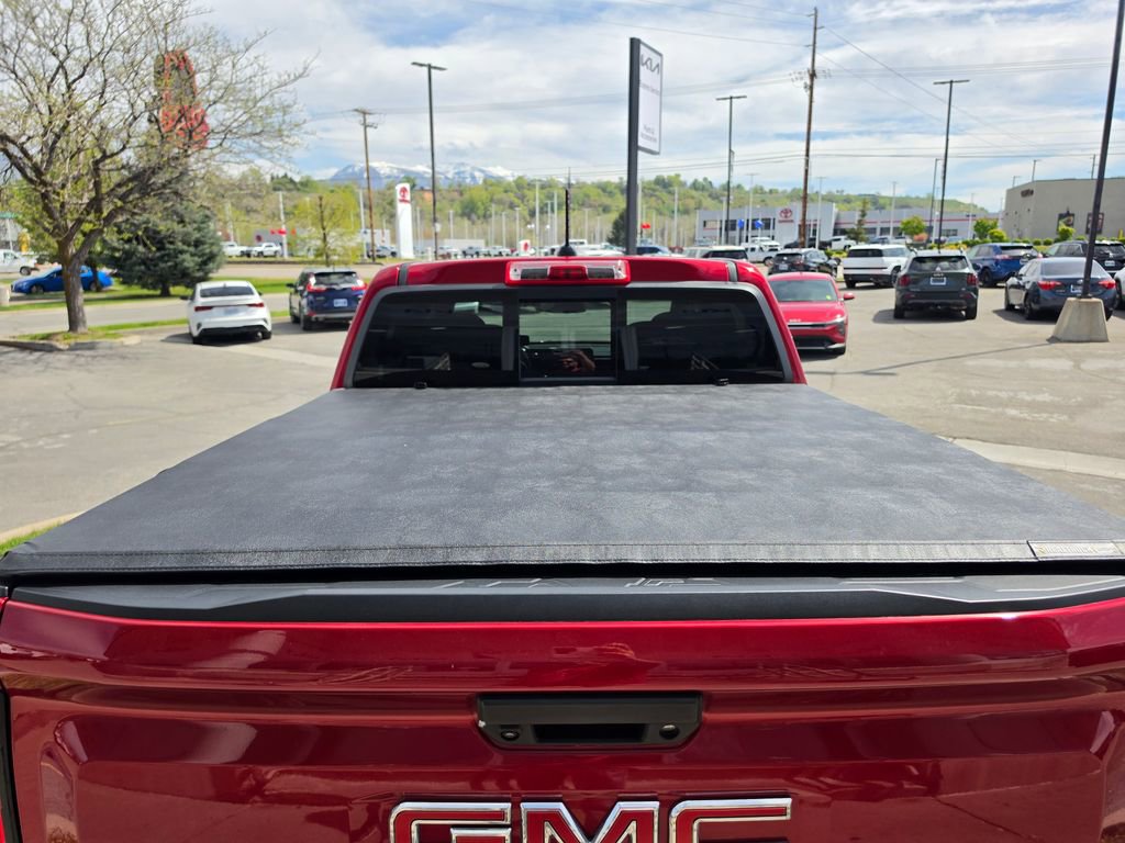 Used 2025 GMC Canyon Denali image 7