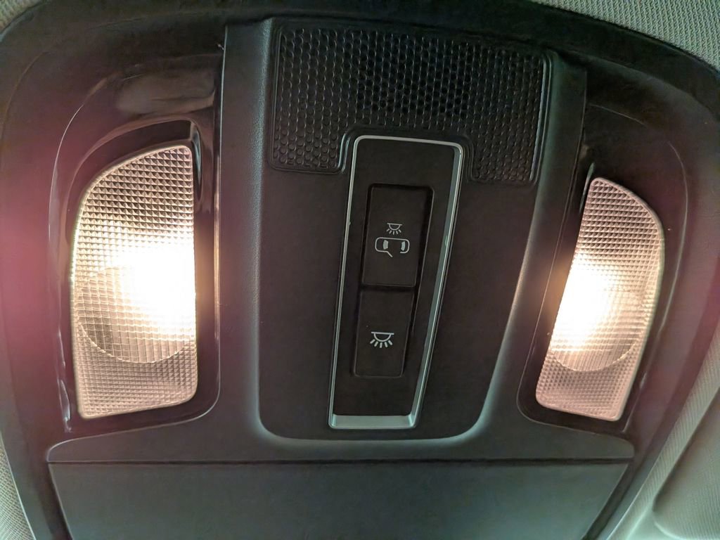 Used 2020 Kia Sorento S image 29