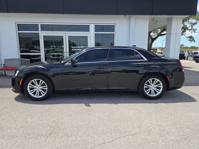 Used 2019 Chrysler 300 Touring L w/ Quick Order Package 22F image 4