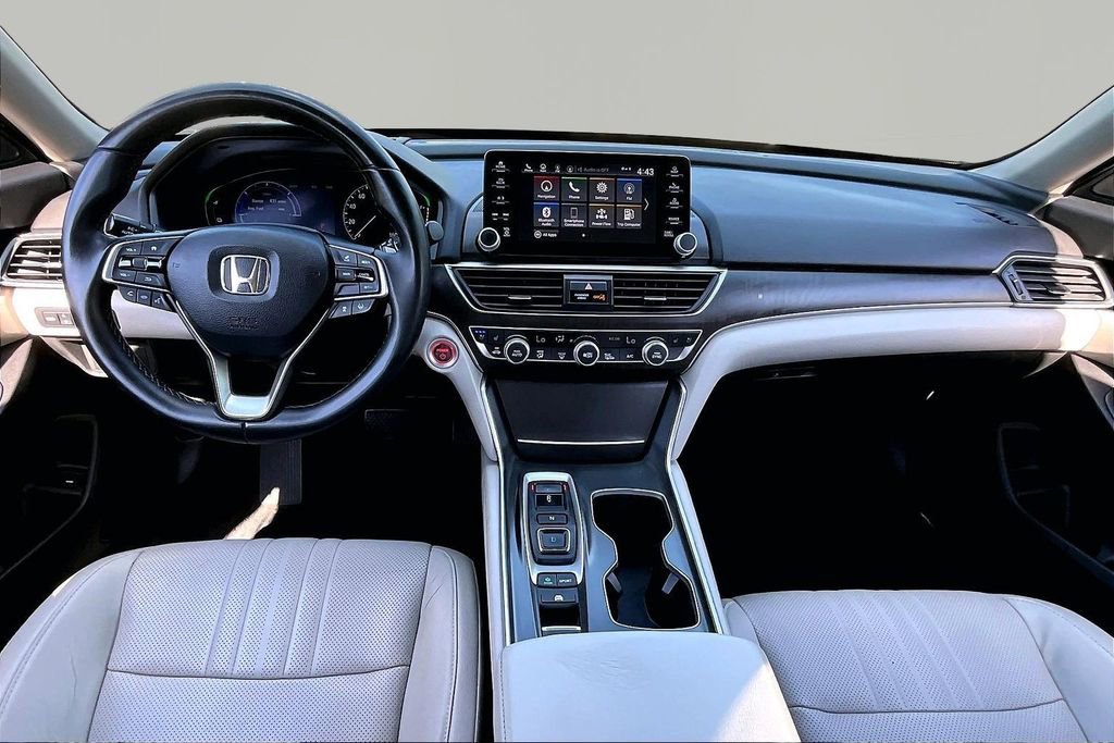 Used 2018 Honda Accord Touring image 8