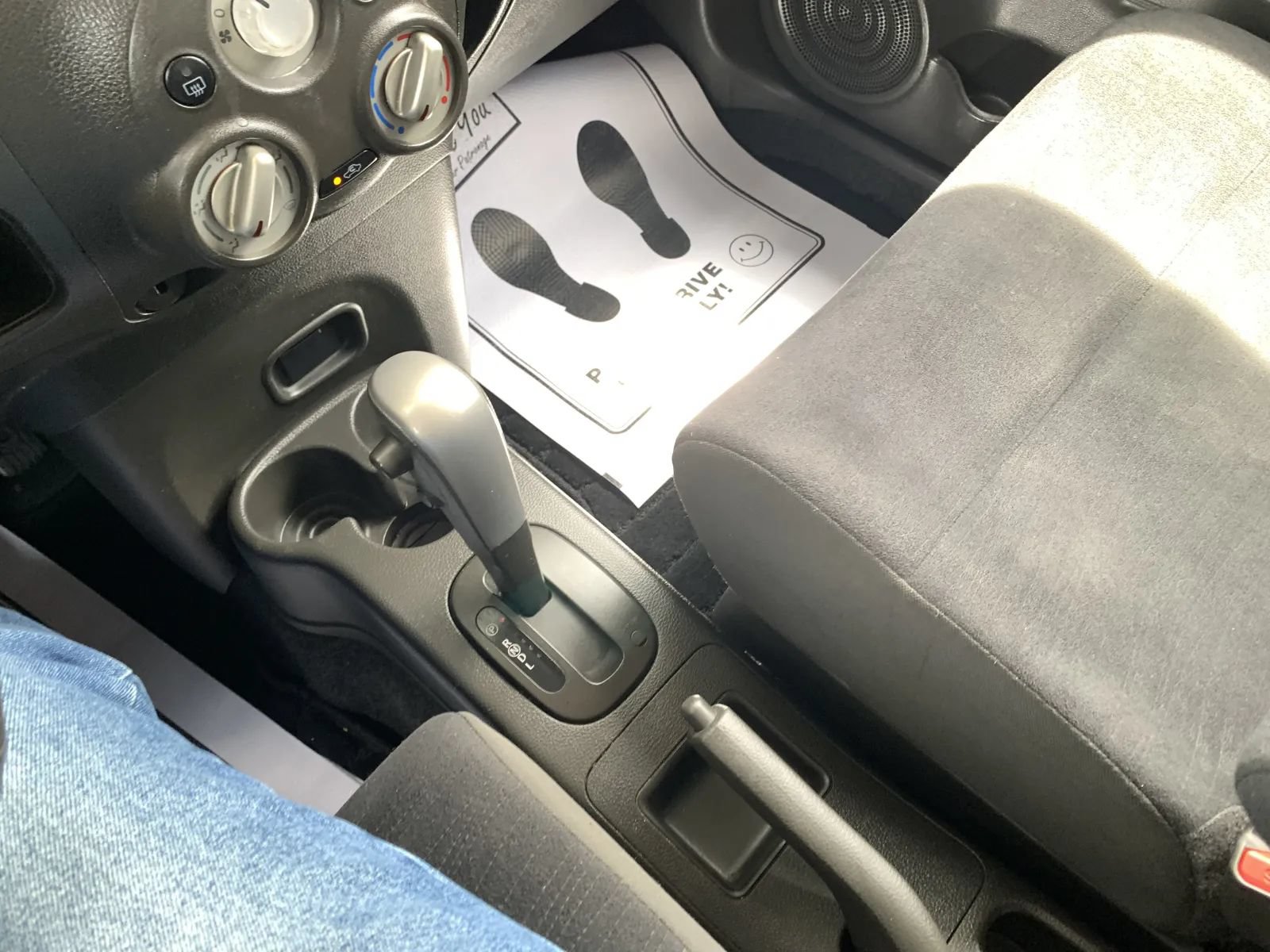 Used 2014 Nissan Cube 1.8 S w/ Interior Designer Package FWD image 15