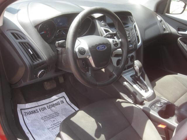 Used 2014 Ford Focus SE w/ SE Winter Package image 14