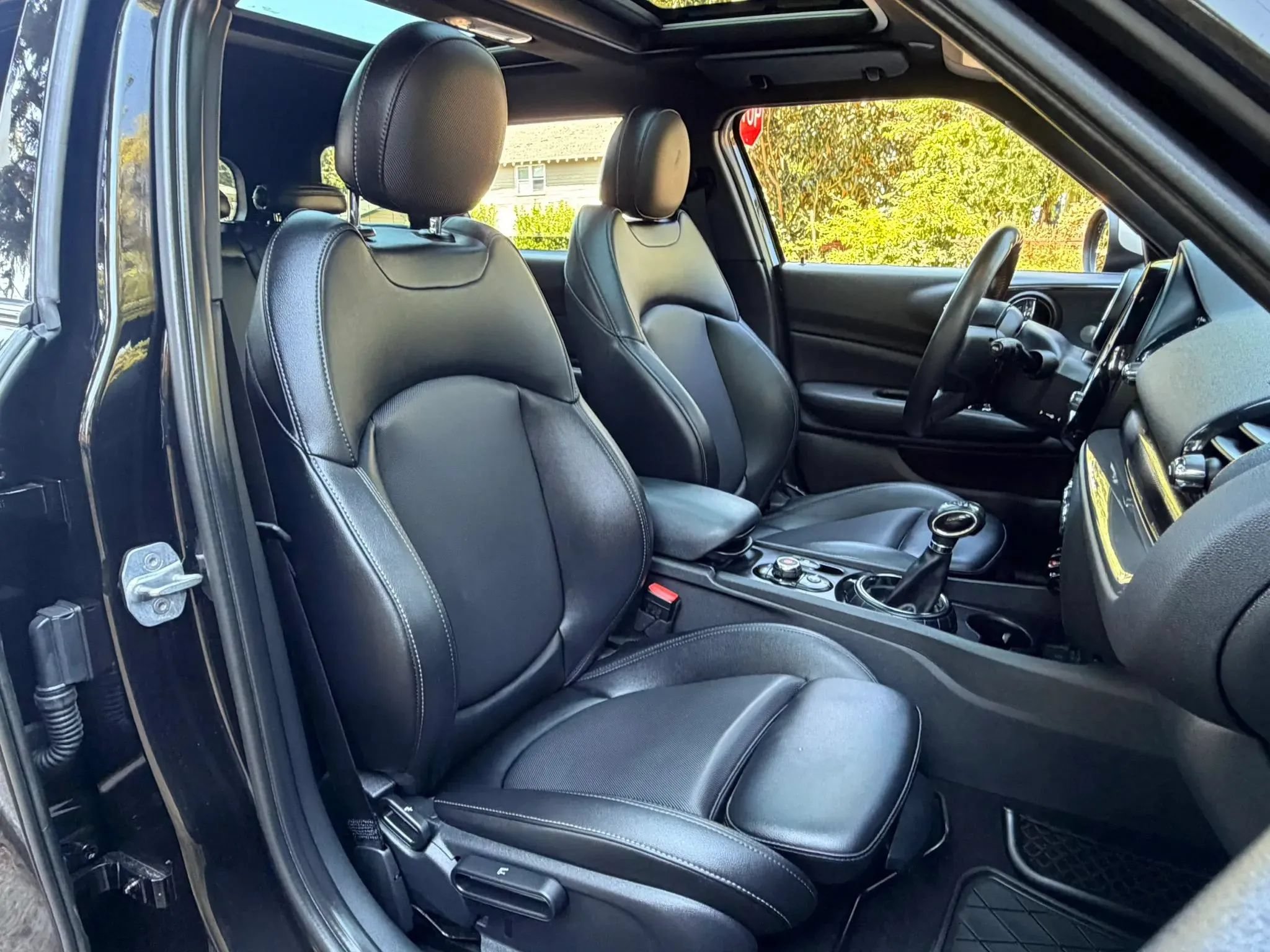 Used 2017 MINI Cooper Clubman ALL4 AWD/4WD image 21
