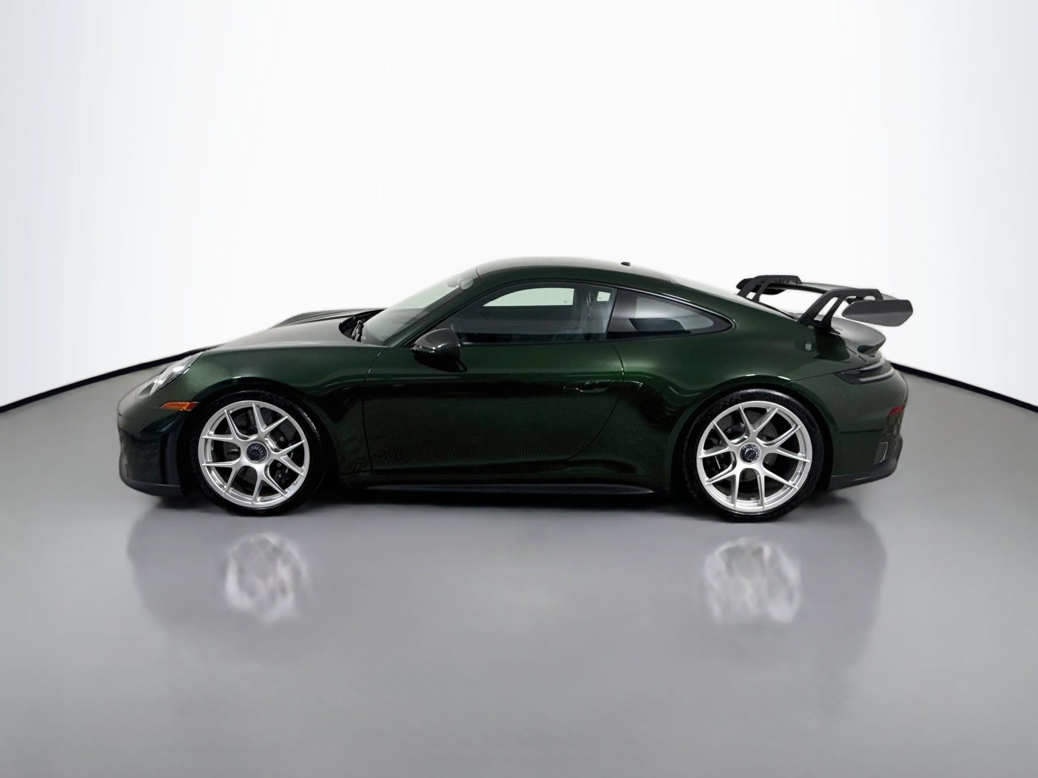 Certified 2025 Porsche 911 GT3 RWD image 2