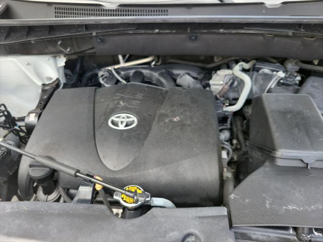 Certified 2017 Toyota Highlander XLE FWD image 24