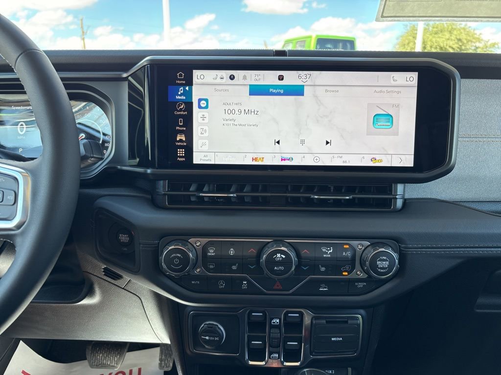 New 2025 Jeep Wrangler Unlimited Sahara image 32