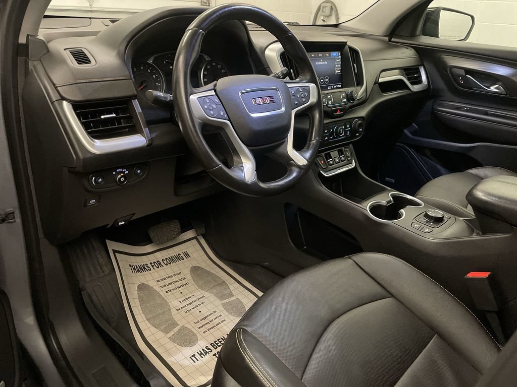 Used 2021 GMC Terrain SLT w/ LPO, Dark Accent Package AWD/4WD image 4