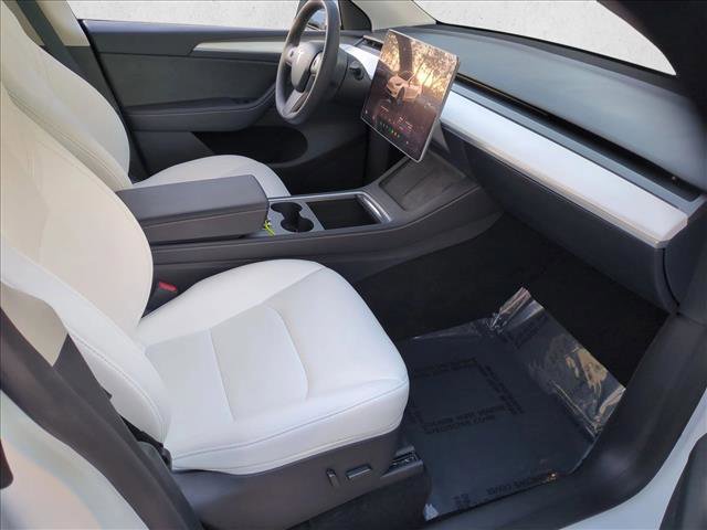 Used 2024 Tesla Model Y 2WD image 20