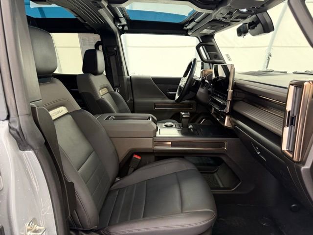 Used 2025 GMC Hummer EV 2X w/ LPO, Roof Cross Rail Package image 22