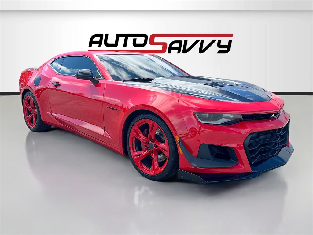 Used 2018 Chevrolet Camaro SS image 1