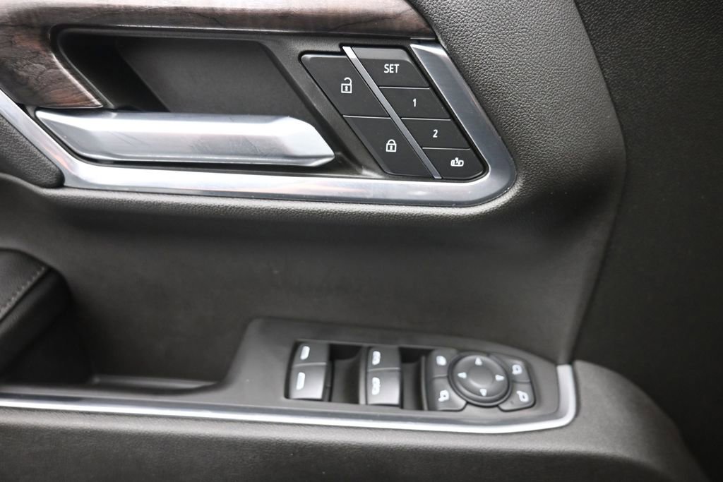 Used 2023 Chevrolet Silverado 1500 LTZ AWD/4WD image 13