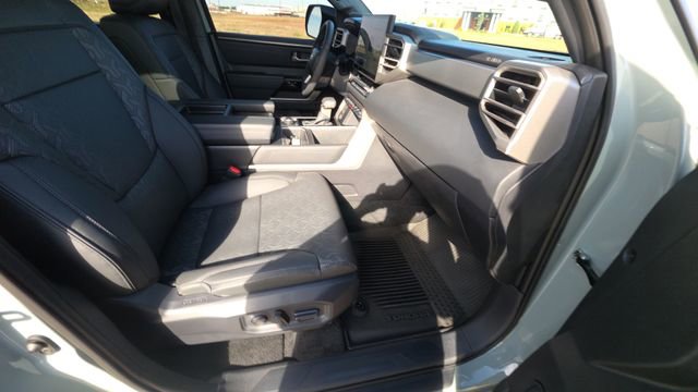Used 2025 Toyota Tundra Limited image 30