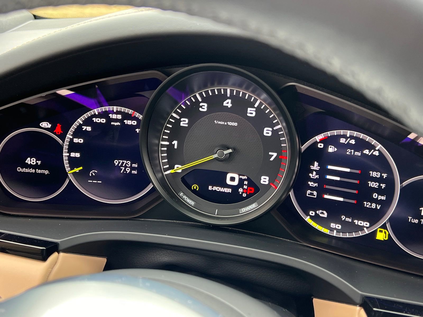 Certified 2023 Porsche Cayenne Platinum Edition image 25