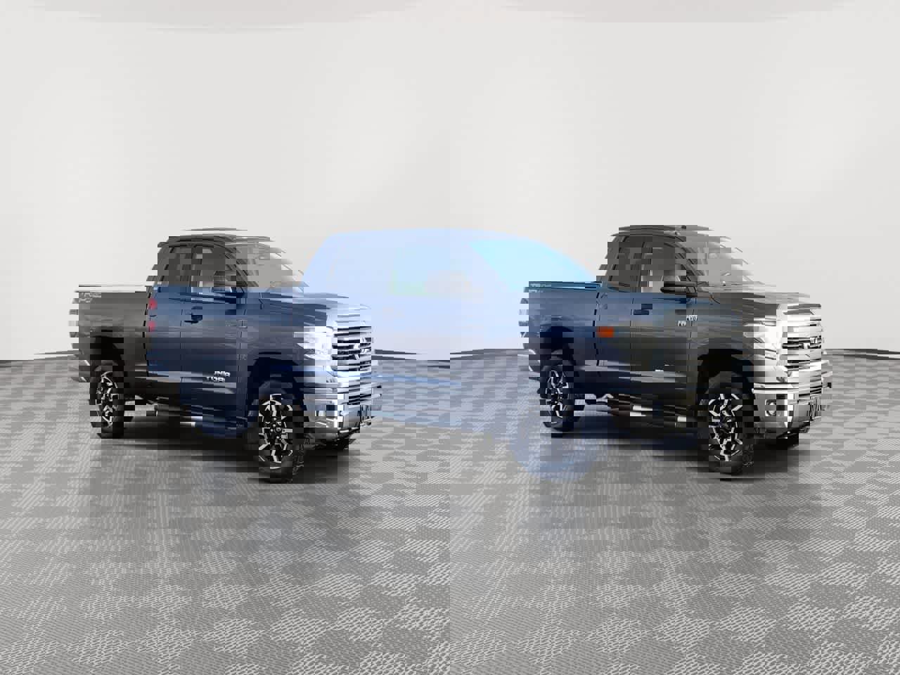 Used 2015 Toyota Tundra SR5 image 2