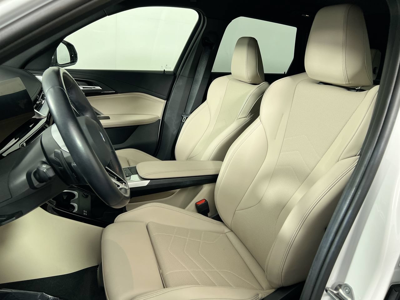 Used 2023 BMW X1 xDrive28i w/ Premium Package AWD/4WD image 12