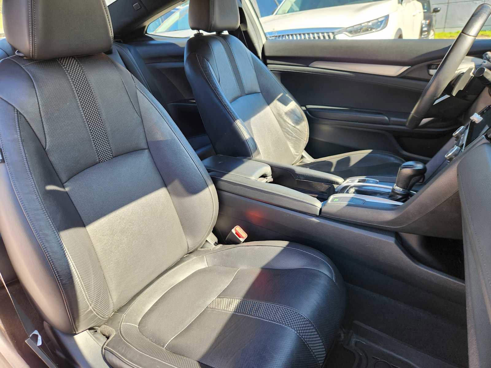 Used 2019 Honda Civic Touring image 15