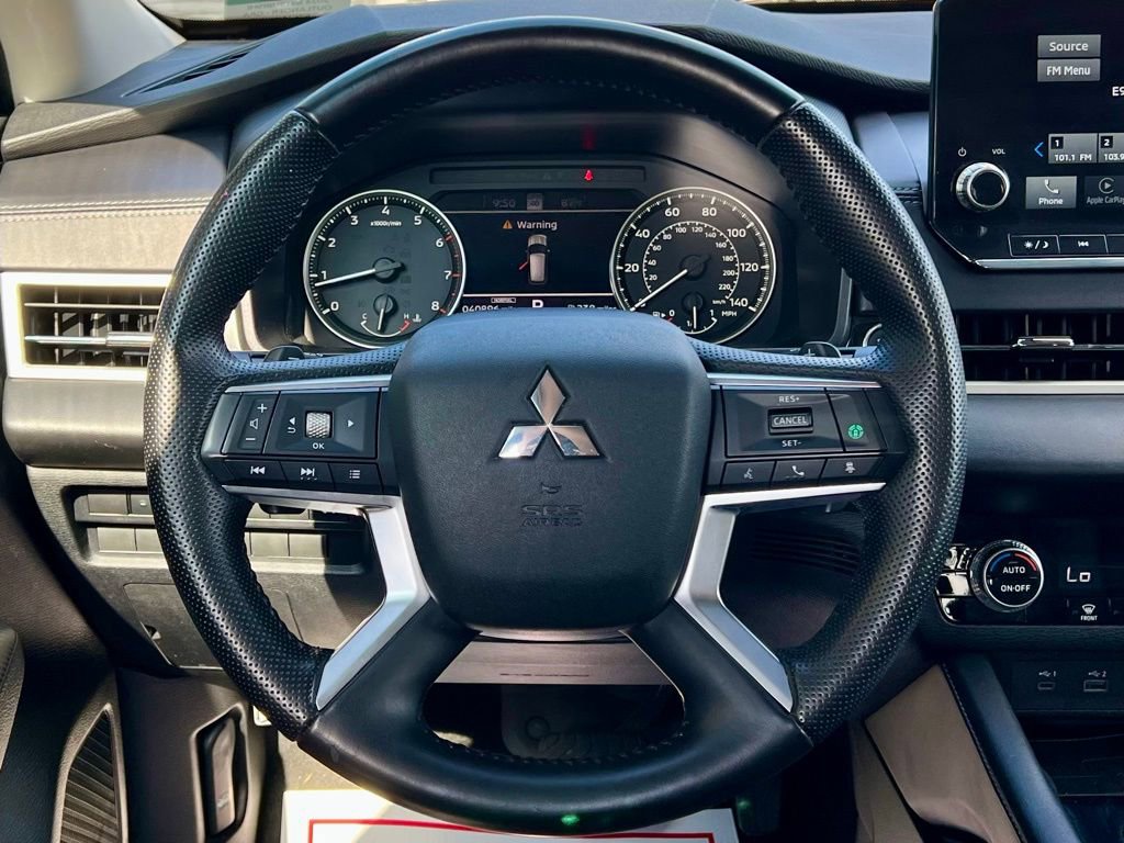 Used 2024 Mitsubishi Outlander SE image 22