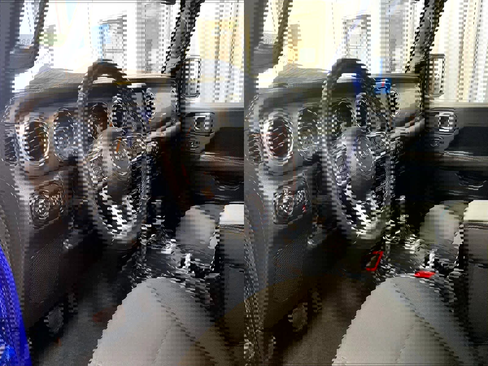 Used 2020 Jeep Wrangler Unlimited Sahara AWD/4WD image 8