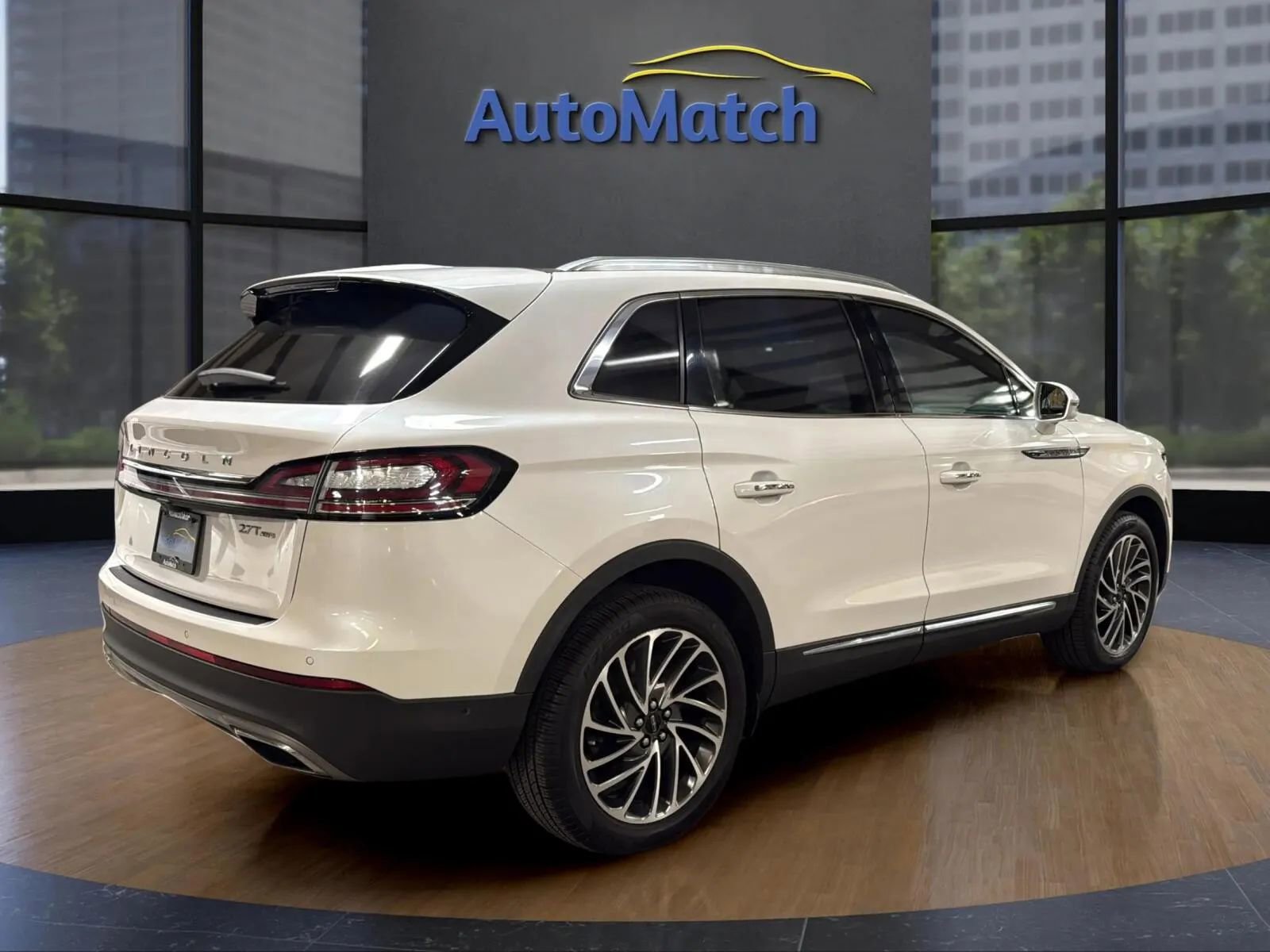 Used 2019 Lincoln Nautilus Reserve image 11