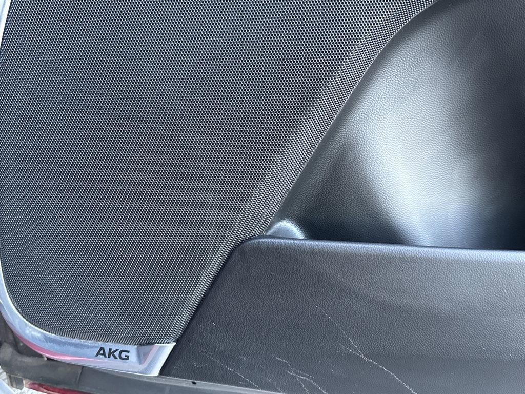 Used 2021 Cadillac Escalade Premium Luxury RWD image 38