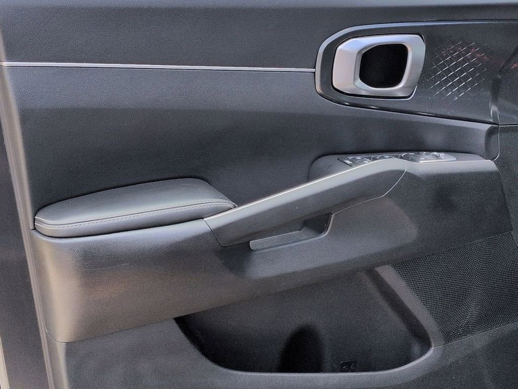 Certified 2021 Kia Sorento S FWD image 23