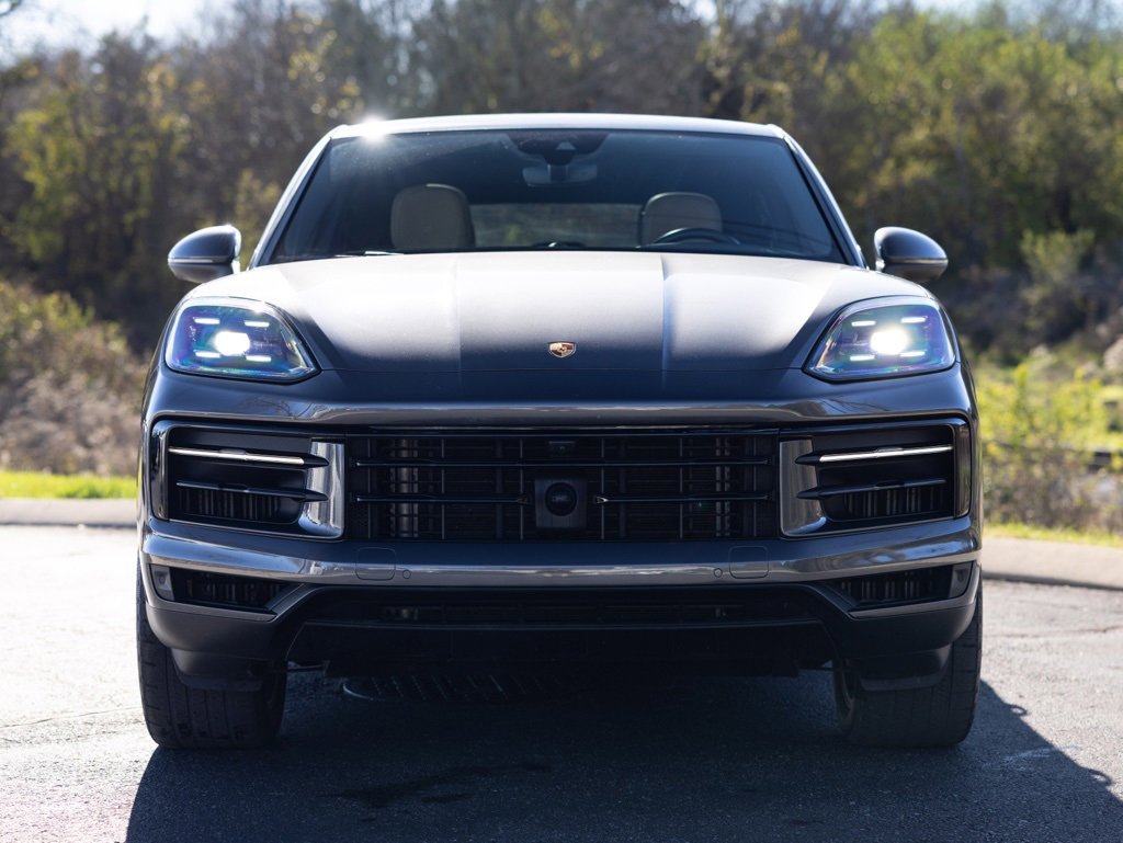 Used 2024 Porsche Cayenne Coupe image 12