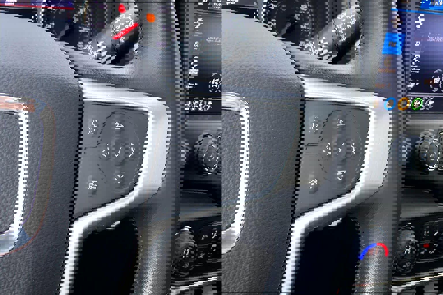 Used 2022 GMC Terrain SLT image 23