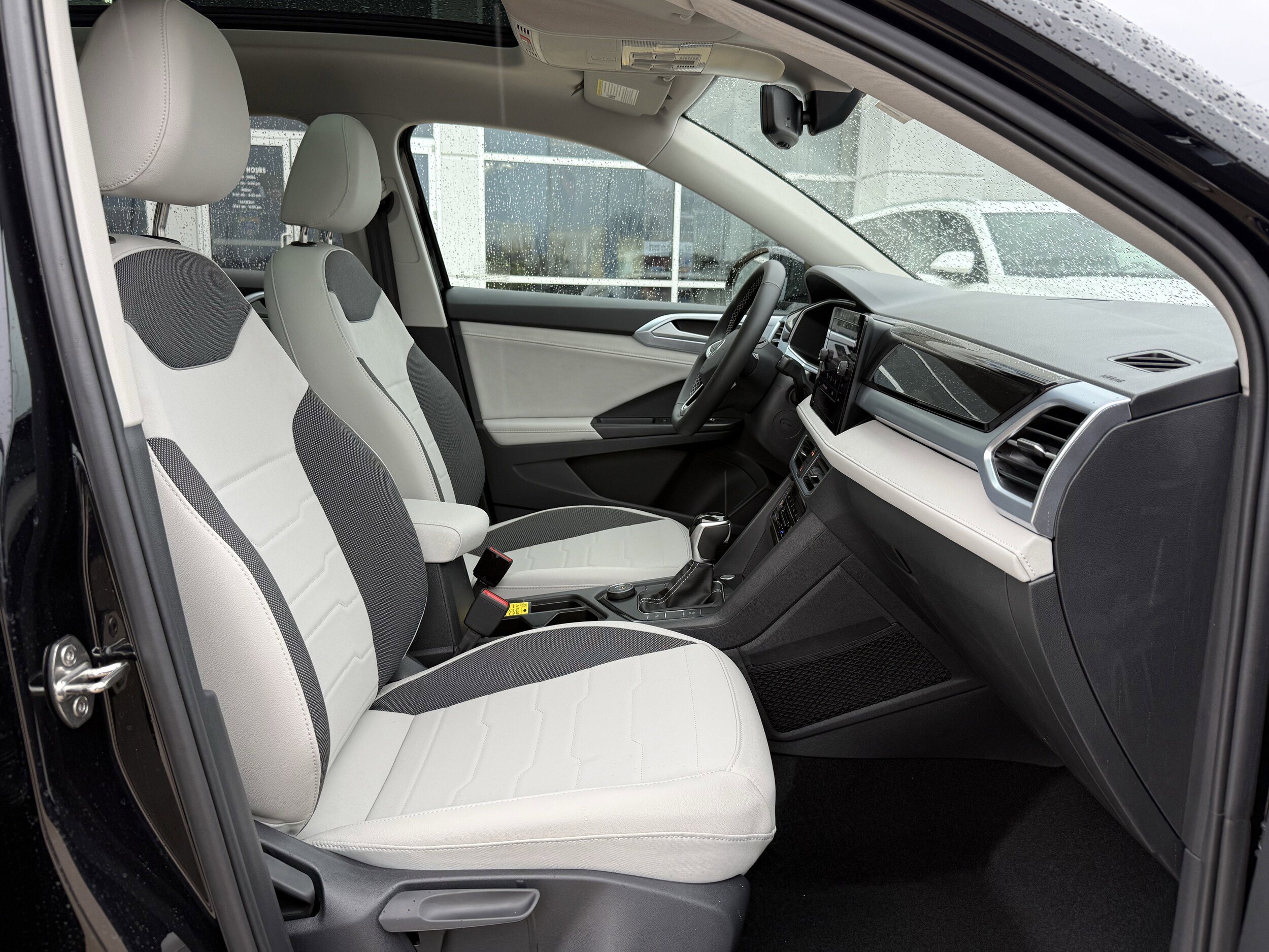 New 2026 Volkswagen Taos SE AWD/4WD image 5