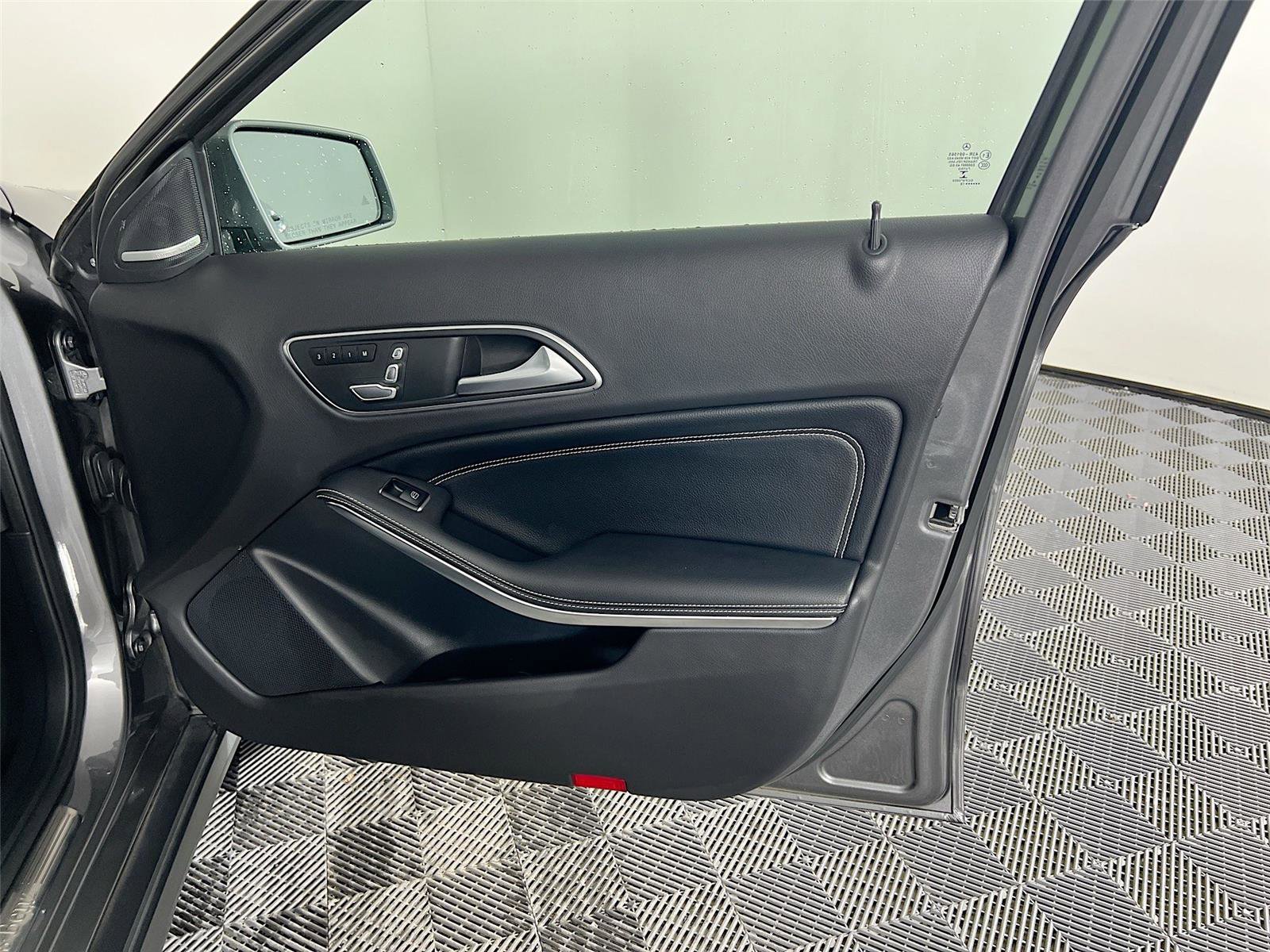 Used 2018 Mercedes-Benz GLA 250 4MATIC image 26