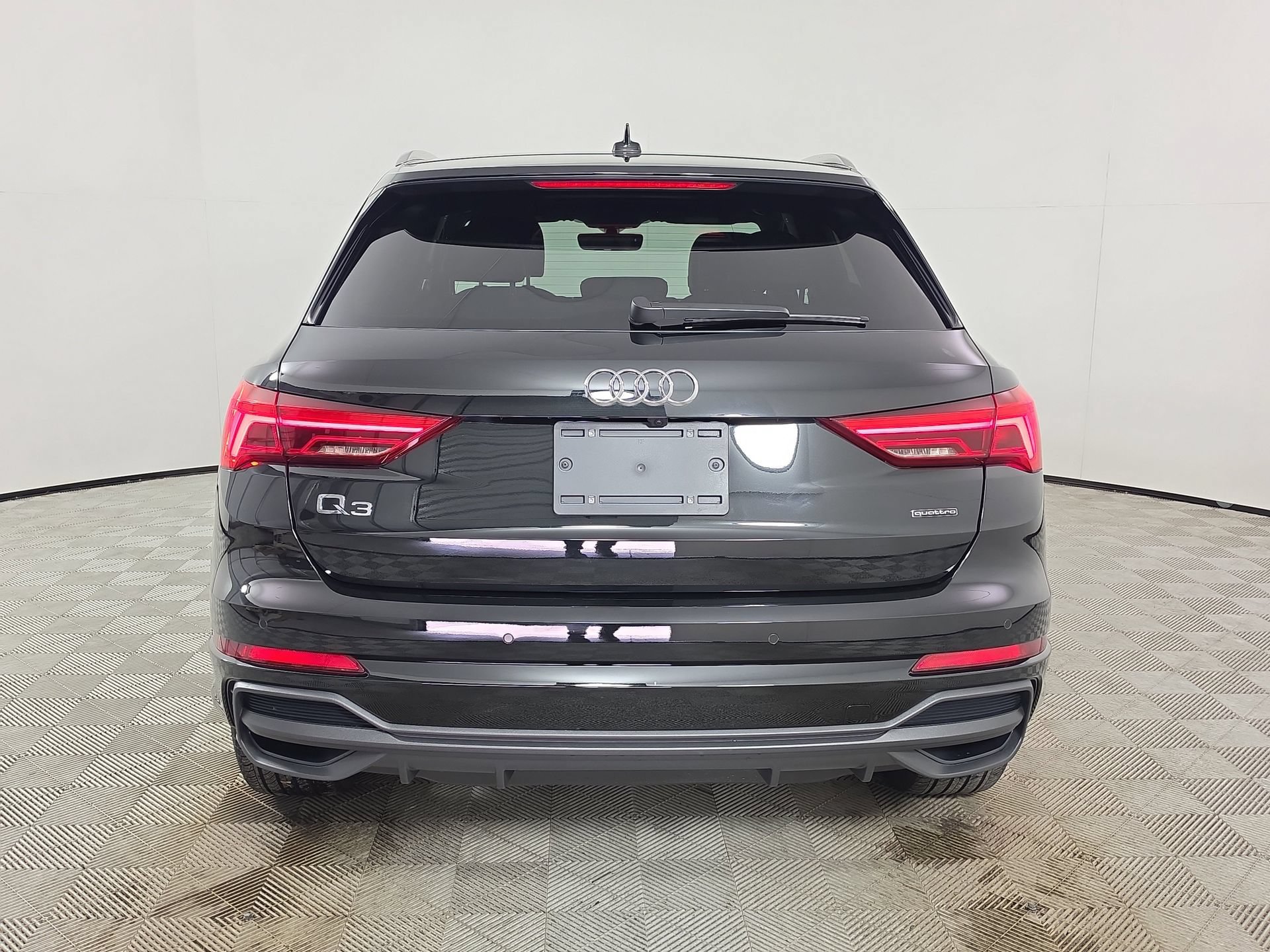 Certified 2025 Audi Q3 2.0T Premium Plus w/ Premium Plus Package AWD/4WD image 6