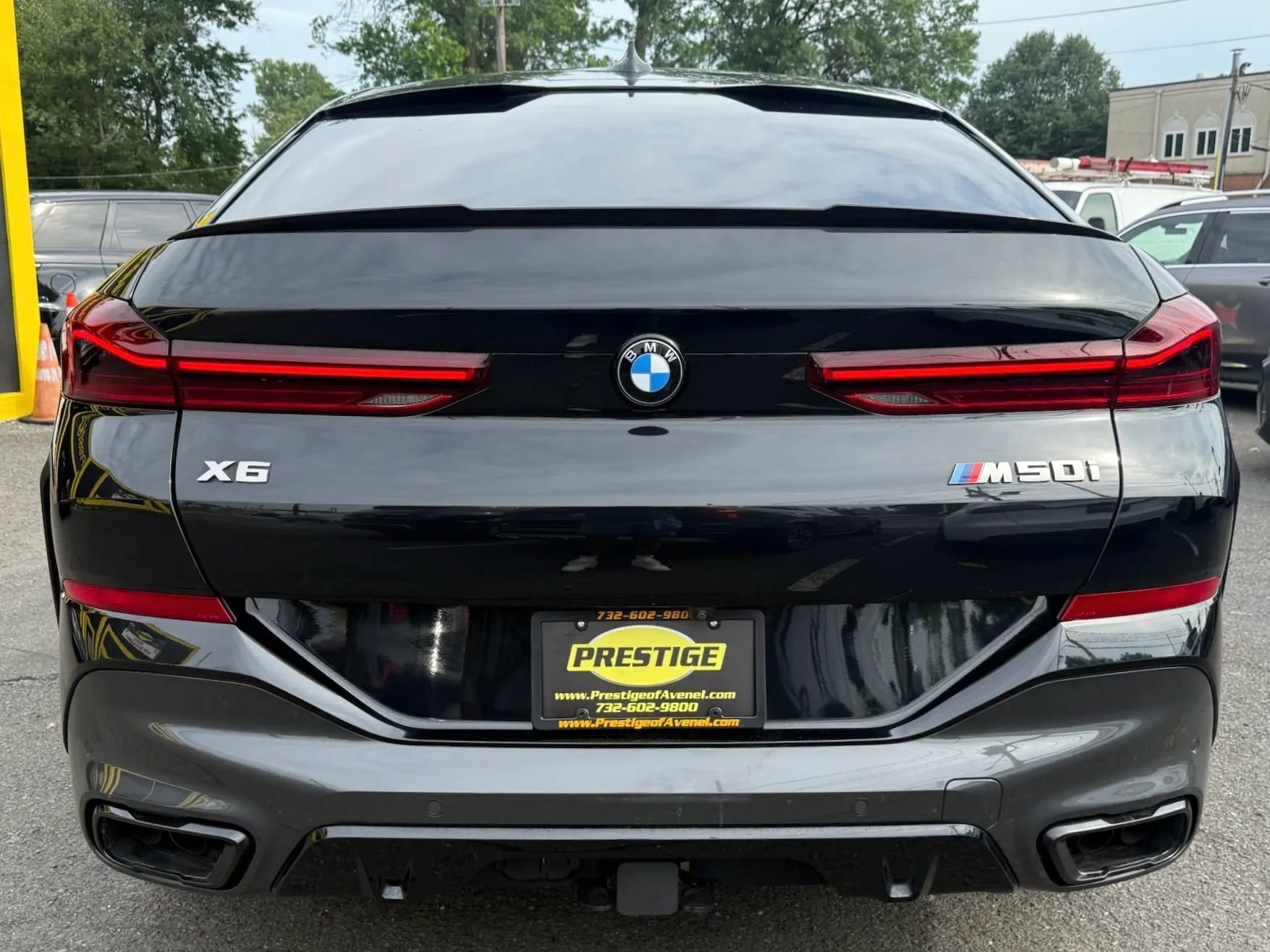 Used 2021 BMW X6 M50i w/ Executive Package image 4