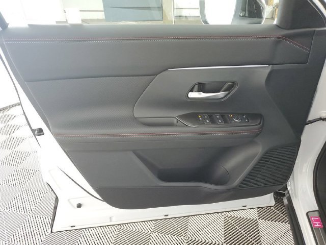 New 2026 Nissan Kicks SR w/ Illumination Package FWD image 28