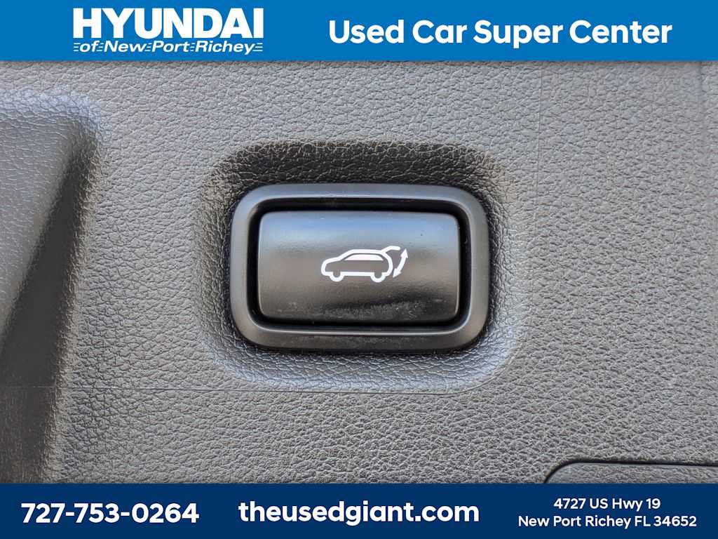 Used 2022 Hyundai Santa Fe XRT FWD image 13