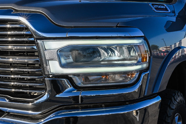 Used 2022 RAM 2500 Laramie AWD/4WD image 4