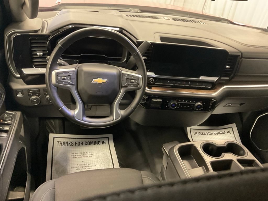 Used 2023 Chevrolet Silverado 1500 LT AWD/4WD image 25