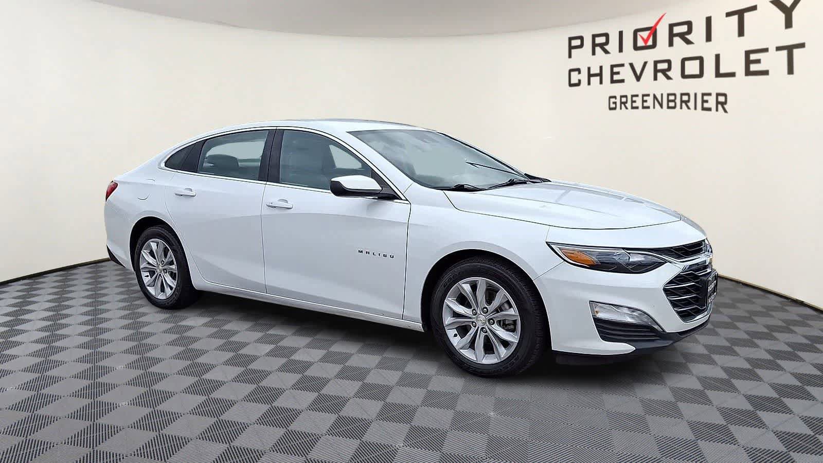 Used 2023 Chevrolet Malibu LT FWD image 2