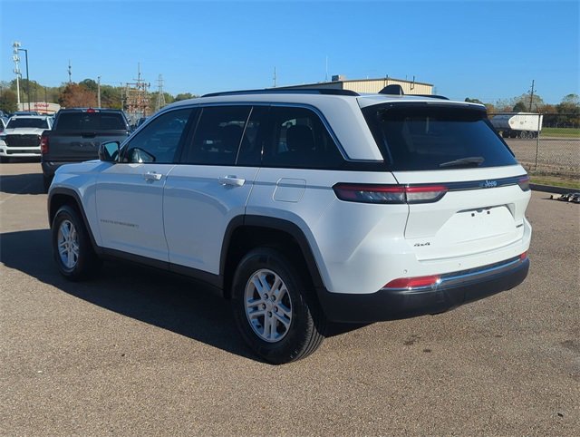 Certified 2023 Jeep Grand Cherokee Laredo image 5