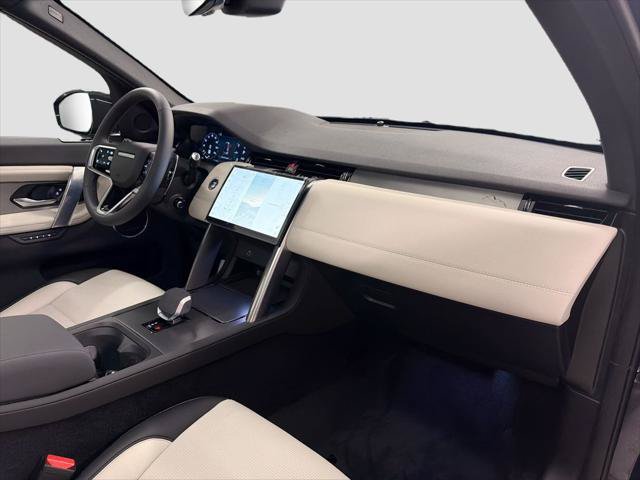 New 2026 Land Rover Discovery Sport Landmark AWD/4WD image 30