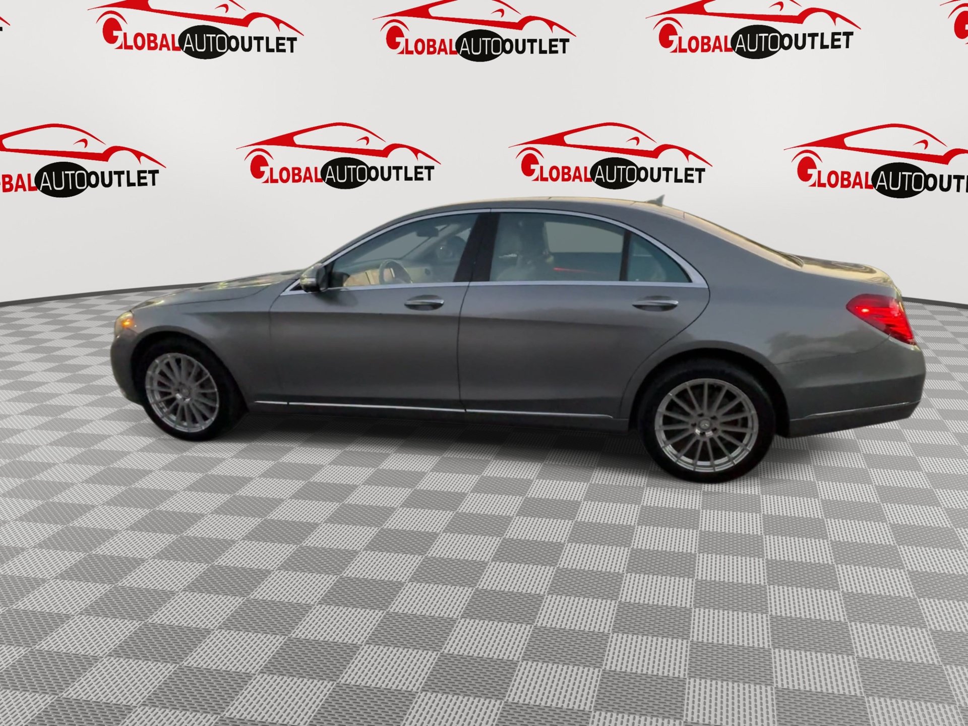 Used 2015 Mercedes-Benz S 550 Sedan w/ Premium 1 Package image 6
