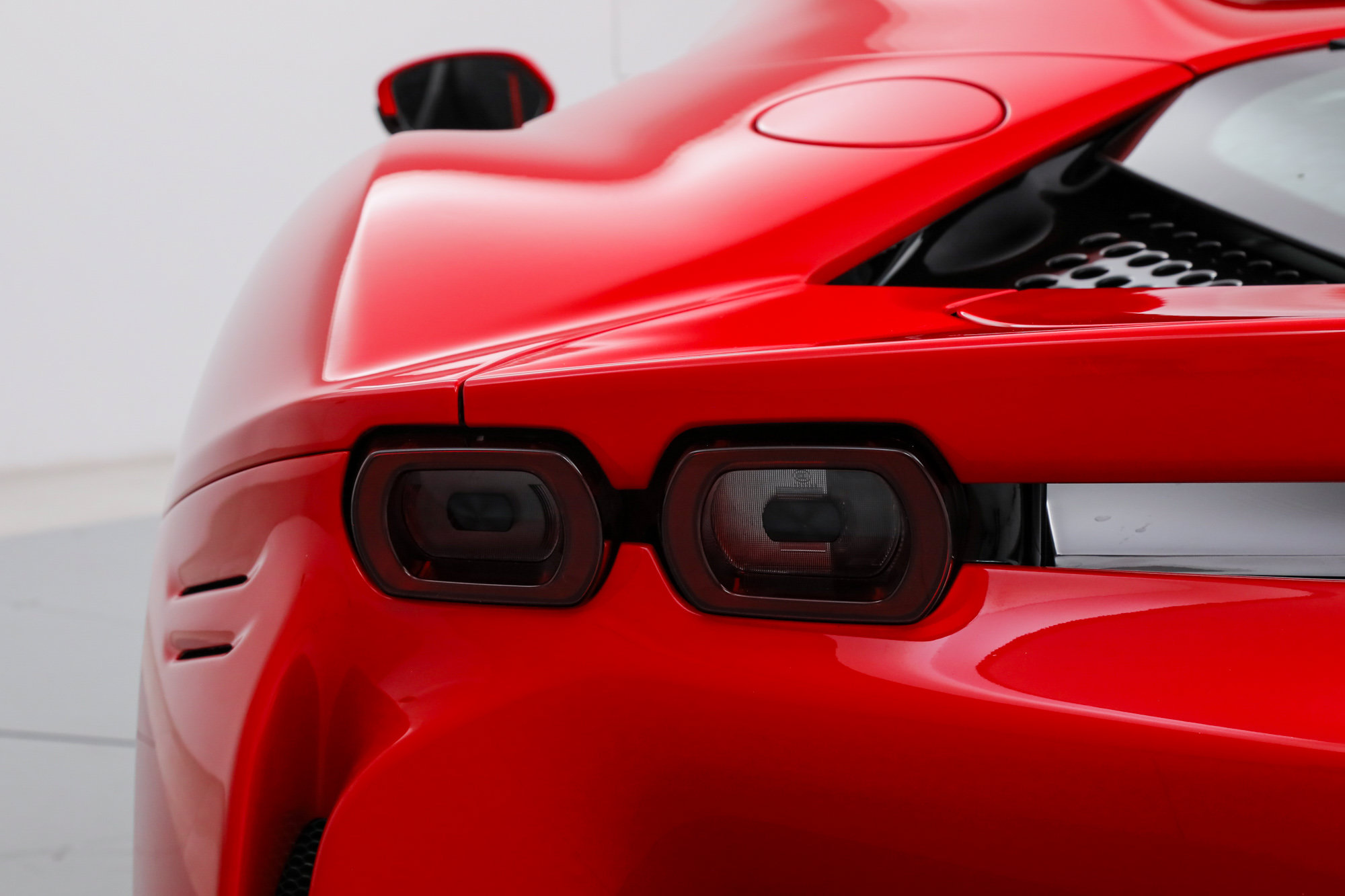 Certified 2025 Ferrari SF90 Spider AWD/4WD image 21