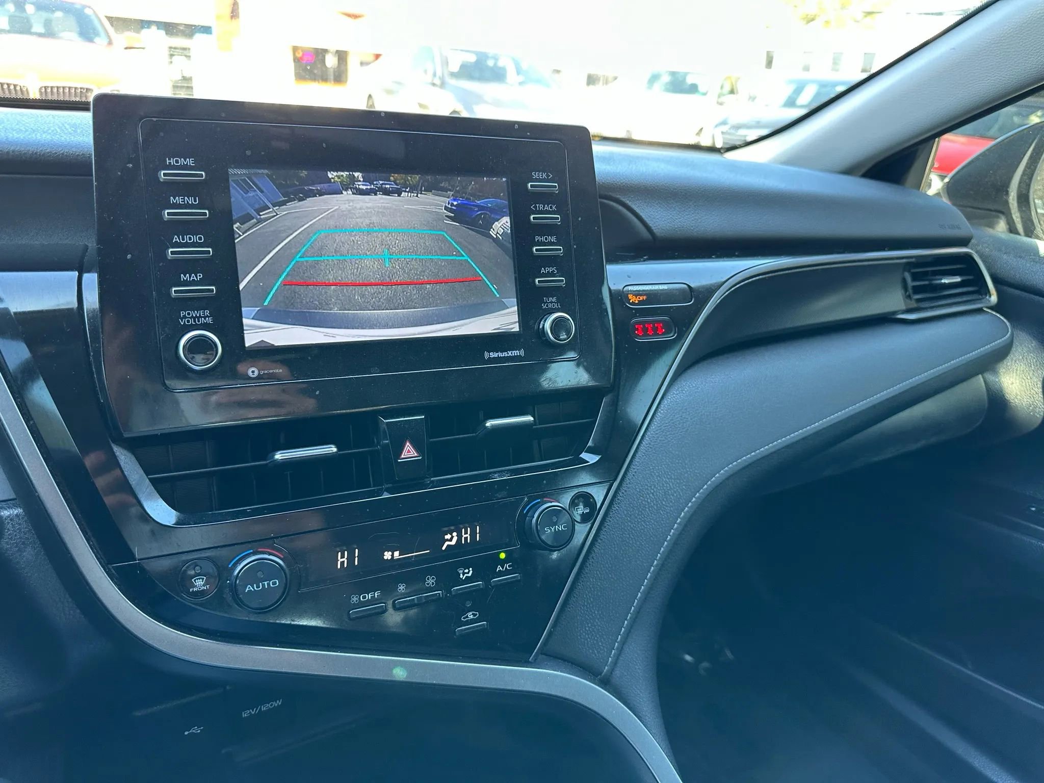 Used 2022 Toyota Camry SE image 27