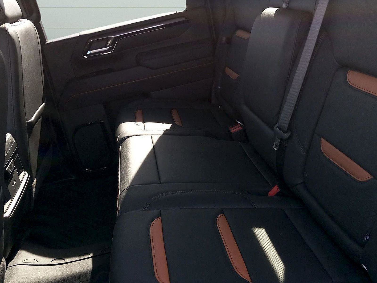 New 2026 GMC Sierra 2500 AT4 w/ Technology Package image 11