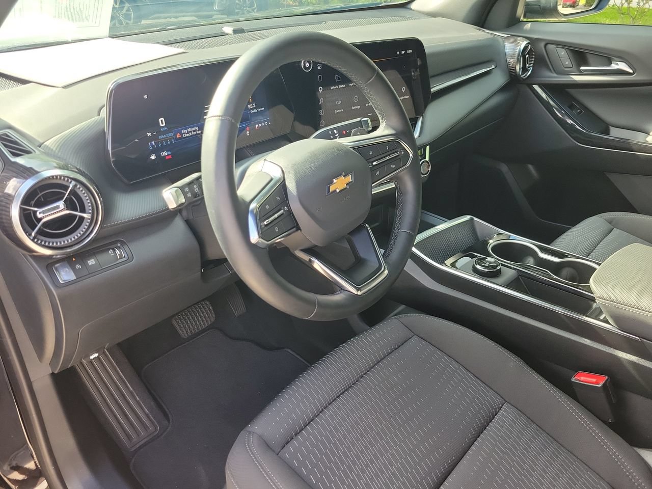 Used 2026 Chevrolet Equinox LT FWD image 14