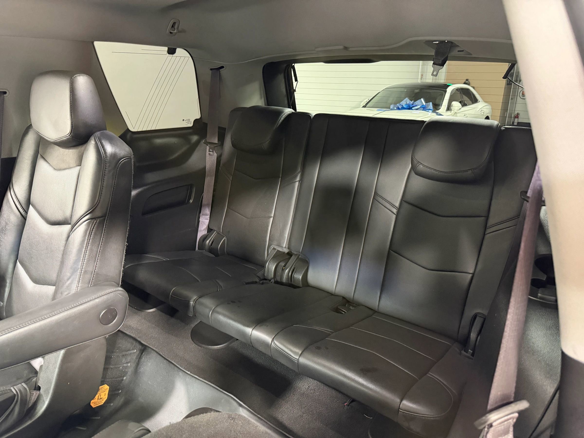 Used 2017 Cadillac Escalade Luxury Sport Utility 4D RWD image 17